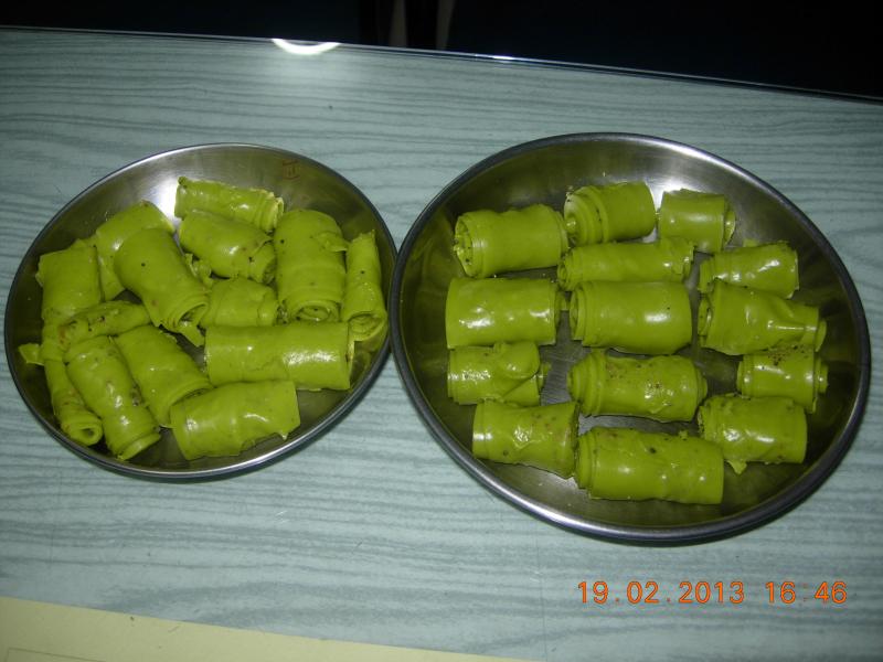 Spinach Based Khandvi,,